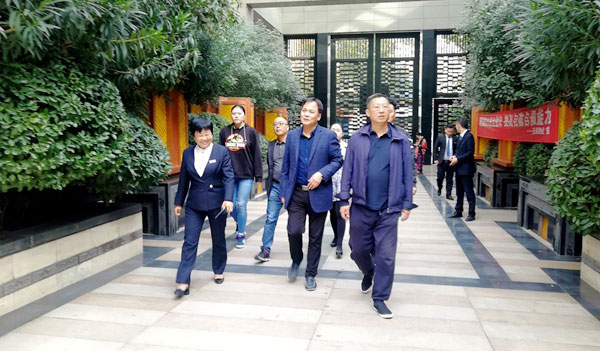 莲湖区人防办检查指导蔚蓝观园小区创建“双百工程”工作情况	