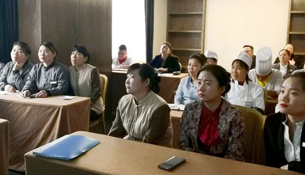锦城艺术酒店举行“珍爱生命 关注健康”急救知识讲座