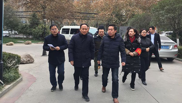 莲湖区区委书记和文全带队调研蔚蓝领寓冬季取暖工作