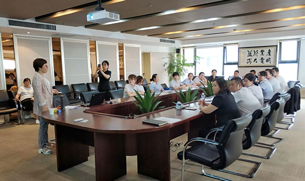 天朗物业“雨露计划”之亲子关系主题培训圆满结束