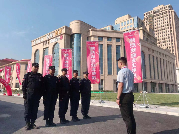 天朗物业顾问项目高铁新城西部奥莱迎来业主收房