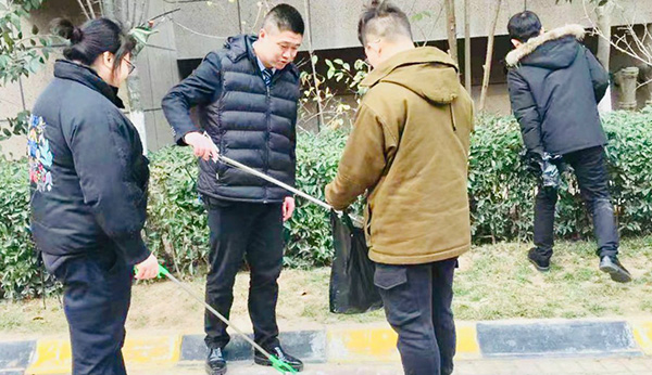 天朗蔚蓝东庭——积极做文明的倡导者与践行者