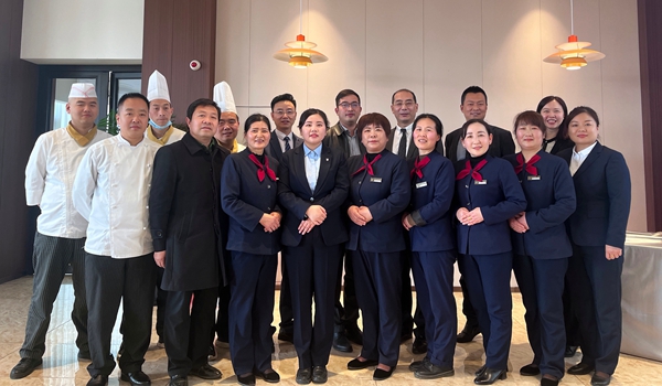活力绽放、春意盎然 ——地建南山温泉酒店第一季度员工生日会